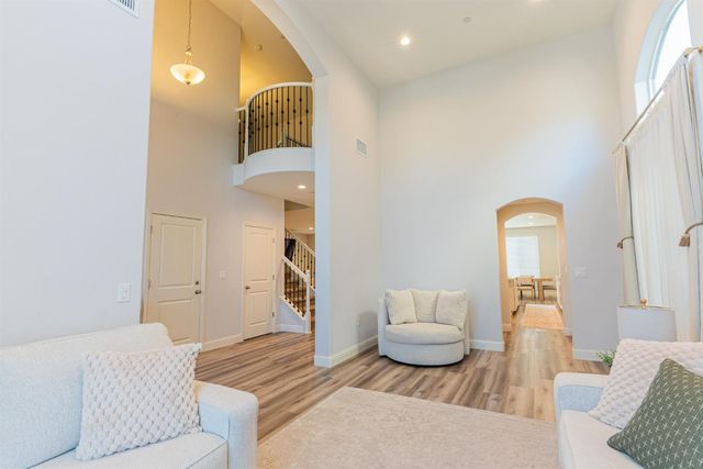 4176 Twain Avenue, Clovis, CA 93619