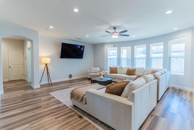 4176 Twain Avenue, Clovis, CA 93619