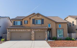 4176 Twain Avenue, Clovis, CA 93619