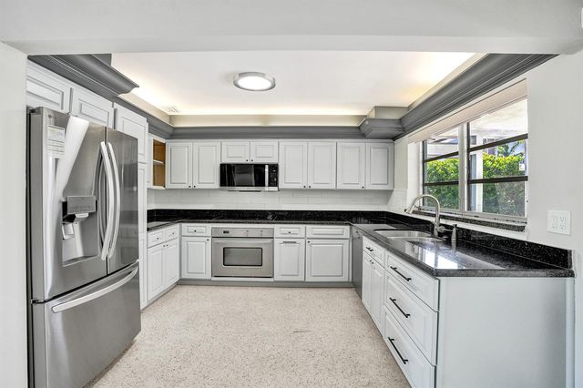 316 NW 20TH Street, Wilton Manors, FL 33311