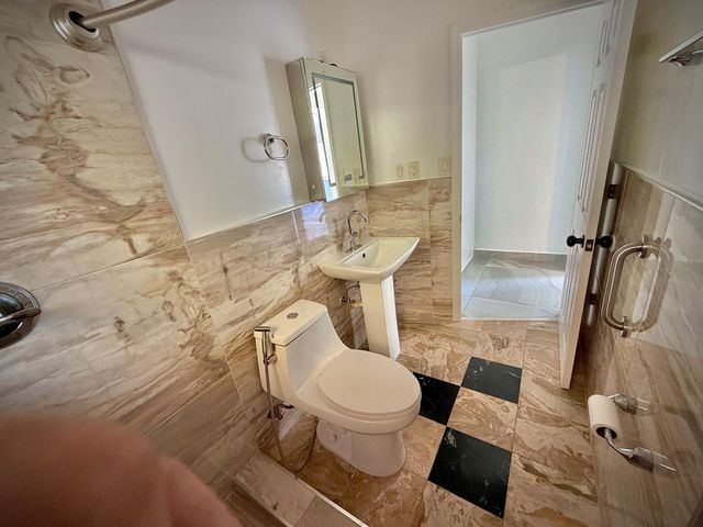 707 NE 15th Street A, Fort Lauderdale, FL 33304