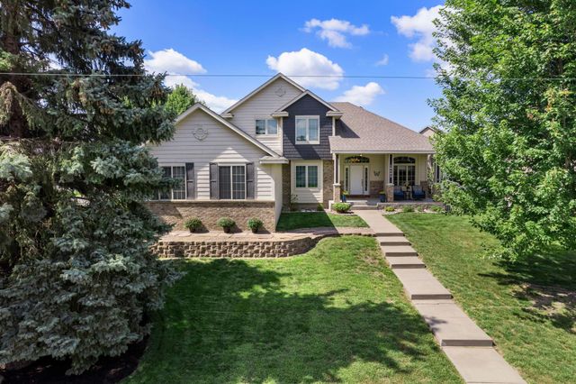 10403 Noble Avenue N, Brooklyn Park, MN 55443