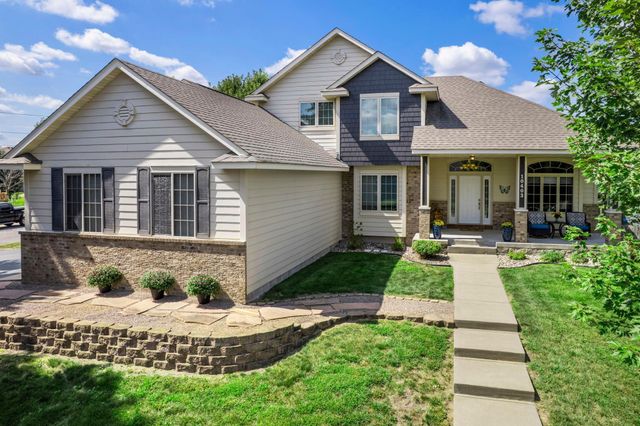 10403 Noble Avenue N, Brooklyn Park, MN 55443