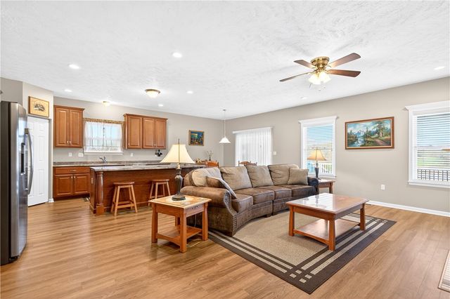 263 Stump Dr, Rostraver, PA 15012