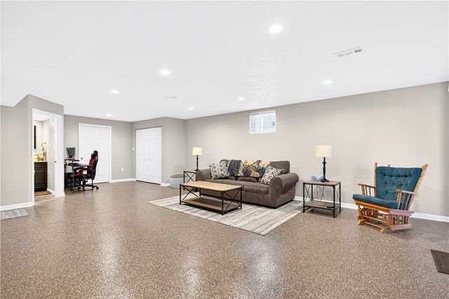 263 Stump Dr, Rostraver, PA 15012