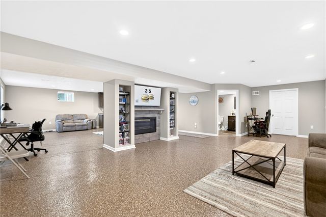 263 Stump Dr, Rostraver, PA 15012