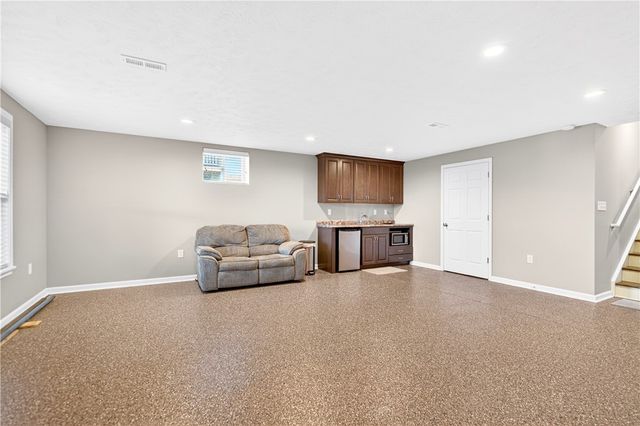 263 Stump Dr, Rostraver, PA 15012