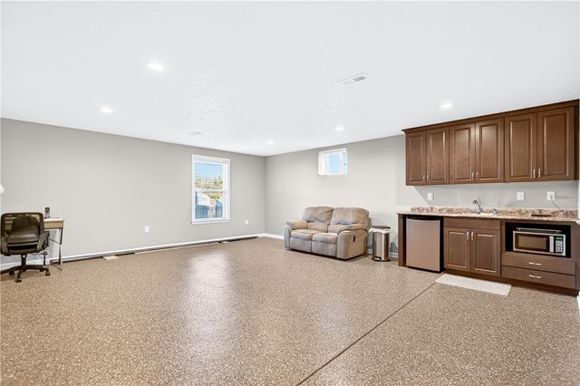 263 Stump Dr, Rostraver, PA 15012