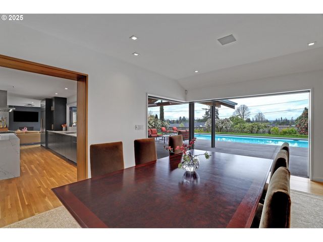 7750 Sw MONTCLAIR Dr, Portland, OR 97225