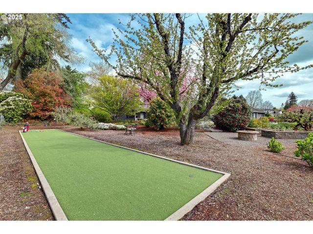 7750 Sw MONTCLAIR Dr, Portland, OR 97225