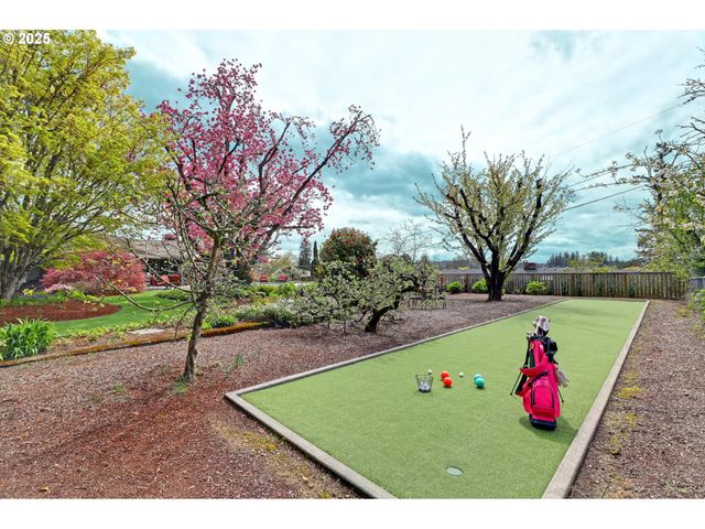 7750 Sw MONTCLAIR Dr, Portland, OR 97225