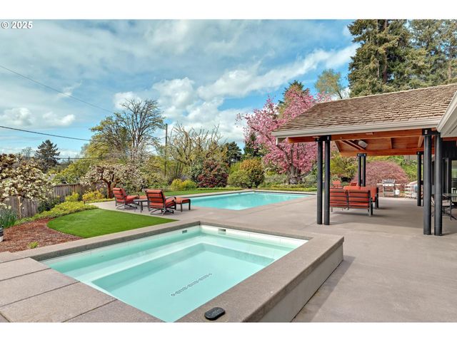 7750 Sw MONTCLAIR Dr, Portland, OR 97225