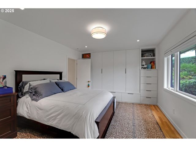 7750 Sw MONTCLAIR Dr, Portland, OR 97225