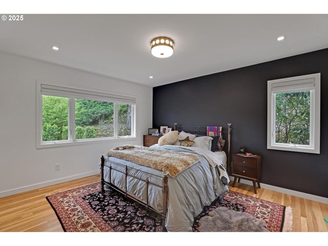 7750 Sw MONTCLAIR Dr, Portland, OR 97225