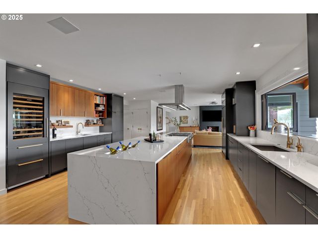 7750 Sw MONTCLAIR Dr, Portland, OR 97225