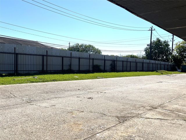 8405 Wilcrest Drive 3202, Houston, TX 77072