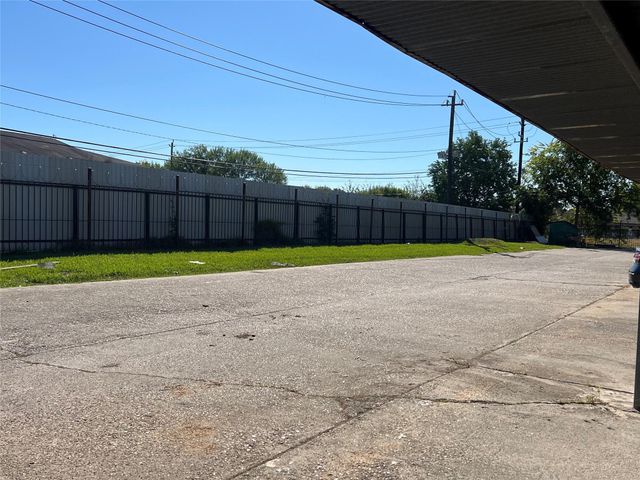 8405 Wilcrest Drive 3202, Houston, TX 77072