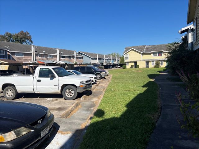 8405 Wilcrest Drive 3202, Houston, TX 77072