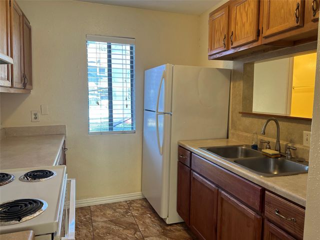 8405 Wilcrest Drive 3202, Houston, TX 77072