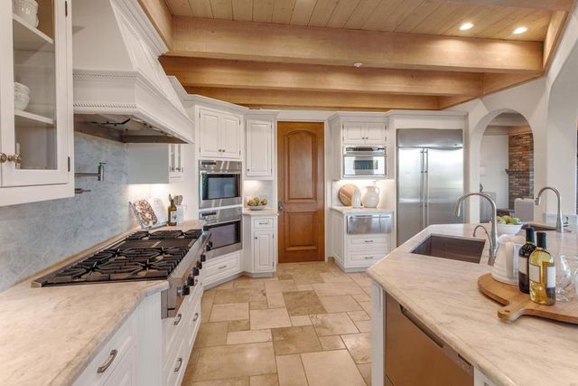 875 Madonna Way, Los Altos, CA 94024