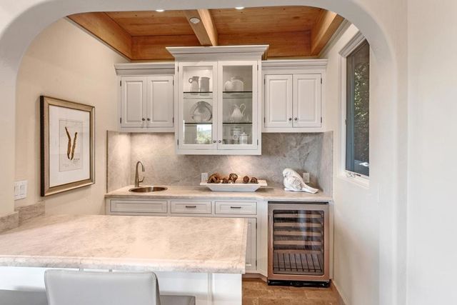875 Madonna Way, Los Altos, CA 94024
