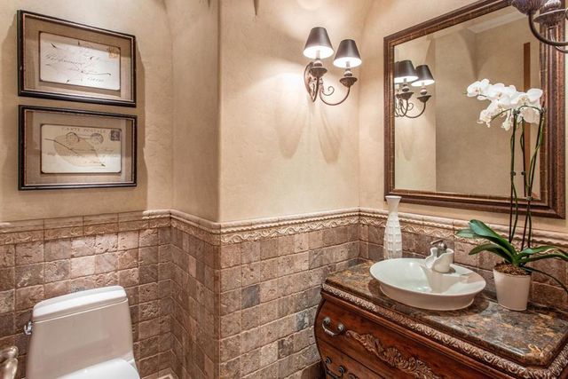875 Madonna Way, Los Altos, CA 94024