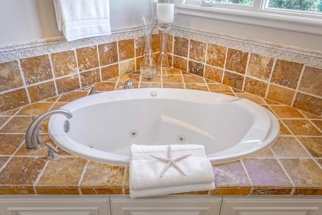 875 Madonna Way, Los Altos, CA 94024
