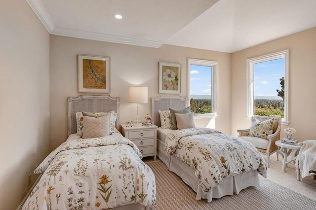 875 Madonna Way, Los Altos, CA 94024