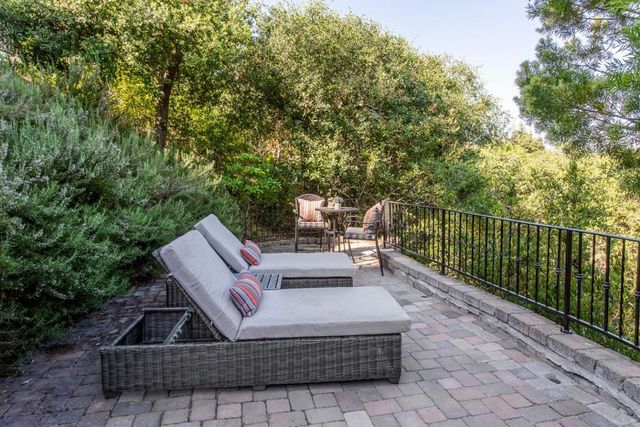 875 Madonna Way, Los Altos, CA 94024