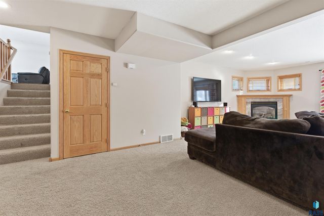 3508 S Judy Ave Avenue, Sioux Falls, SD 57103