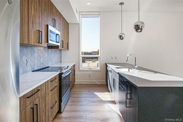 39 Washington Avenue 203, Pleasantville, NY 10570