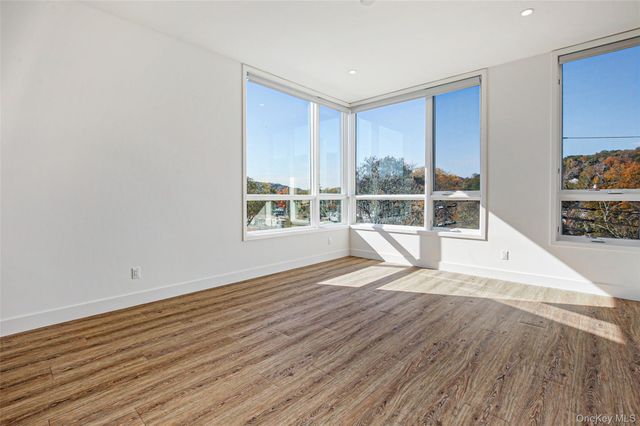 39 Washington Avenue 203, Pleasantville, NY 10570