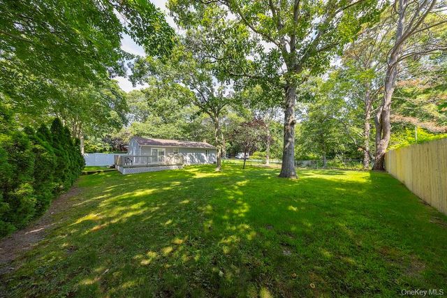 18 EASTERLY Road, Hampton Bays, NY 11946