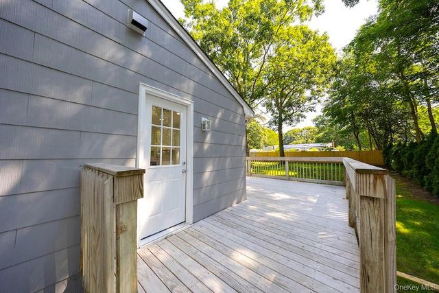 18 EASTERLY Road, Hampton Bays, NY 11946