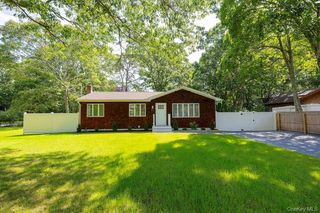 18 EASTERLY Road, Hampton Bays, NY 11946