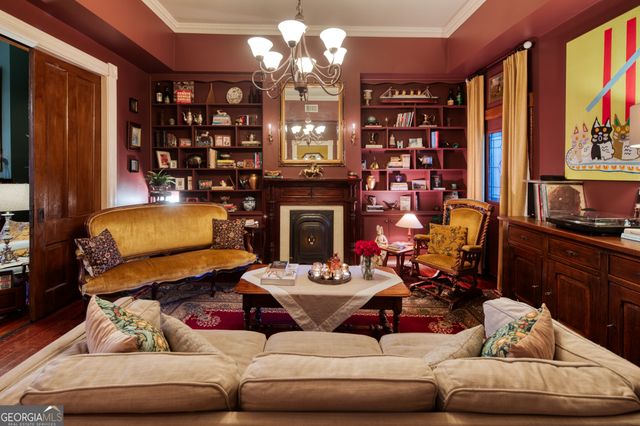 213 W Duffy Street, Savannah, GA 31401