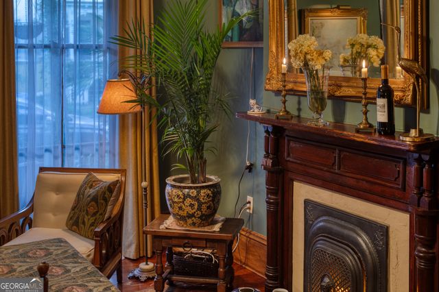 213 W Duffy Street, Savannah, GA 31401