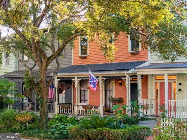 213 W Duffy Street, Savannah, GA 31401