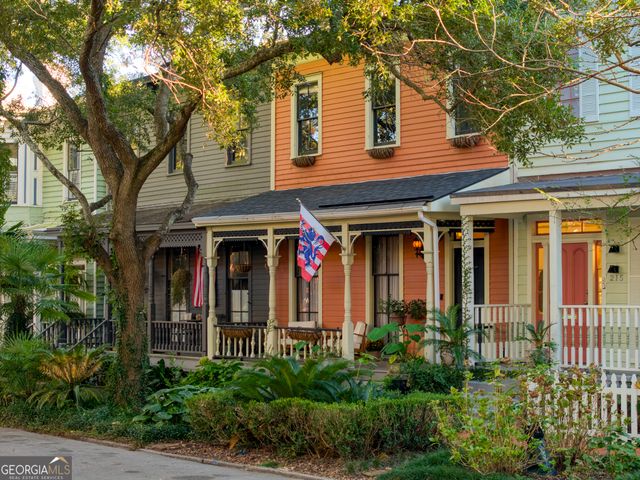 213 W Duffy Street, Savannah, GA 31401