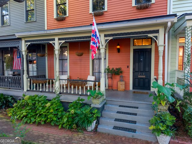 213 W Duffy Street, Savannah, GA 31401