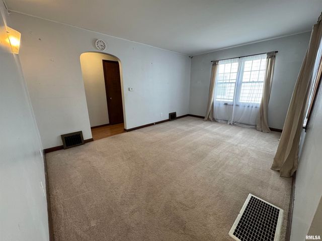 2537 S 5TH Street, Springfield, IL 62703