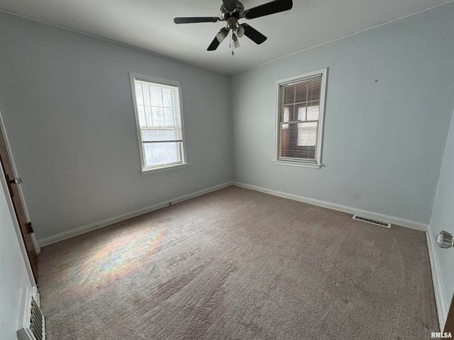 2537 S 5TH Street, Springfield, IL 62703