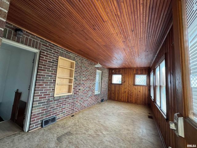 2537 S 5TH Street, Springfield, IL 62703