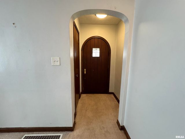 2537 S 5TH Street, Springfield, IL 62703