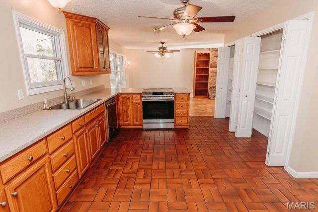 42485 Highway Bb, Dixon, MO 65459