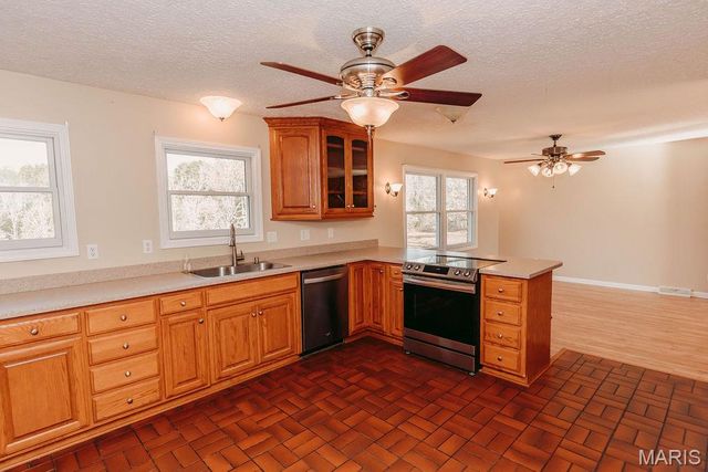 42485 Highway Bb, Dixon, MO 65459