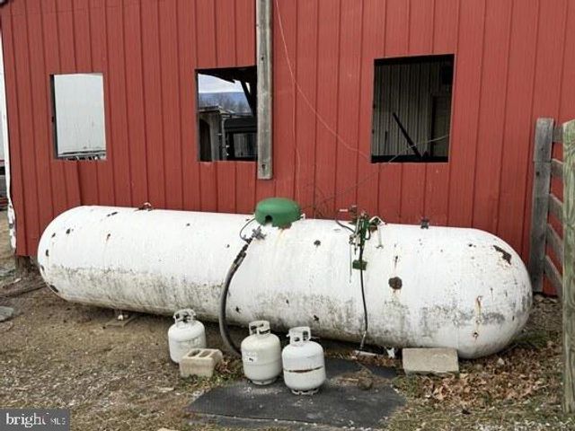 72 QUIGLEY RD, Newburg, PA 17240