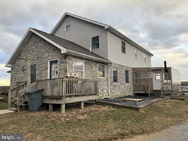 72 QUIGLEY RD, Newburg, PA 17240