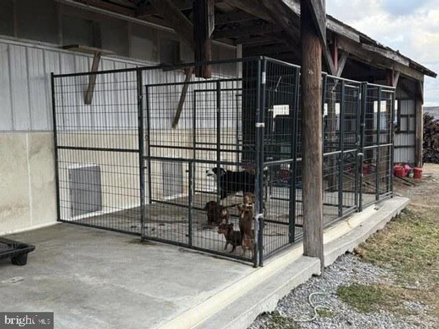 72 QUIGLEY RD, Newburg, PA 17240