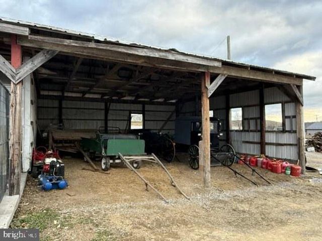 72 QUIGLEY RD, Newburg, PA 17240